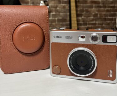 カメラ初心者ファミリーの初購入カメラ決定版！カメラに興味が出てきたならまずはinstax mini Evoを買おう！